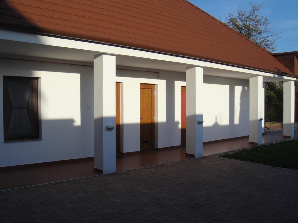 Paks Panzio Hotel Exterior photo